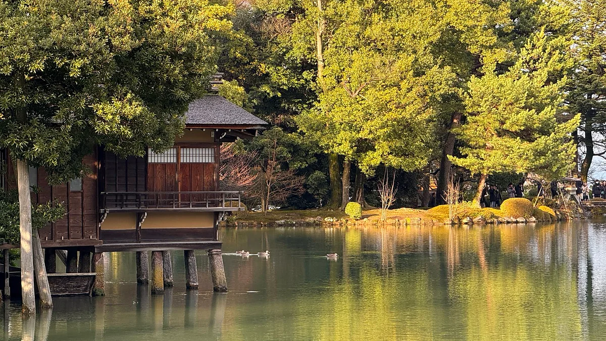 Kanazawa on a Budget: Geisha Alleys & Samurai Houses