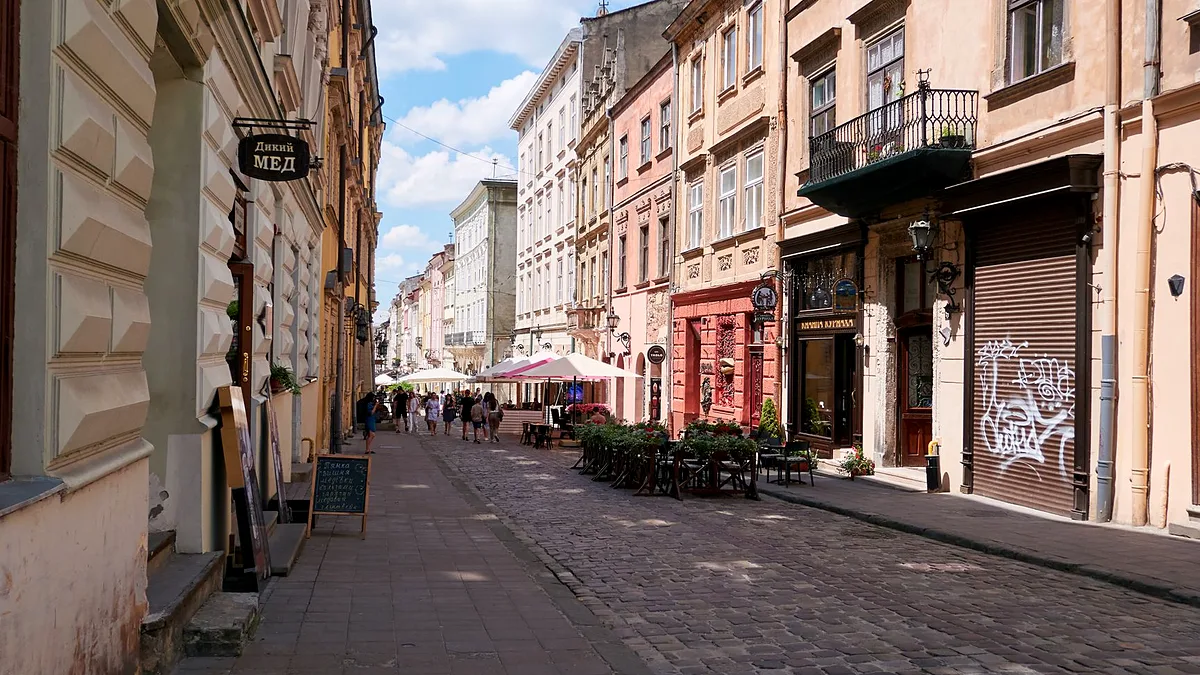 Lviv's Hidden Galleries and Private Clubs: Quiet Rooms