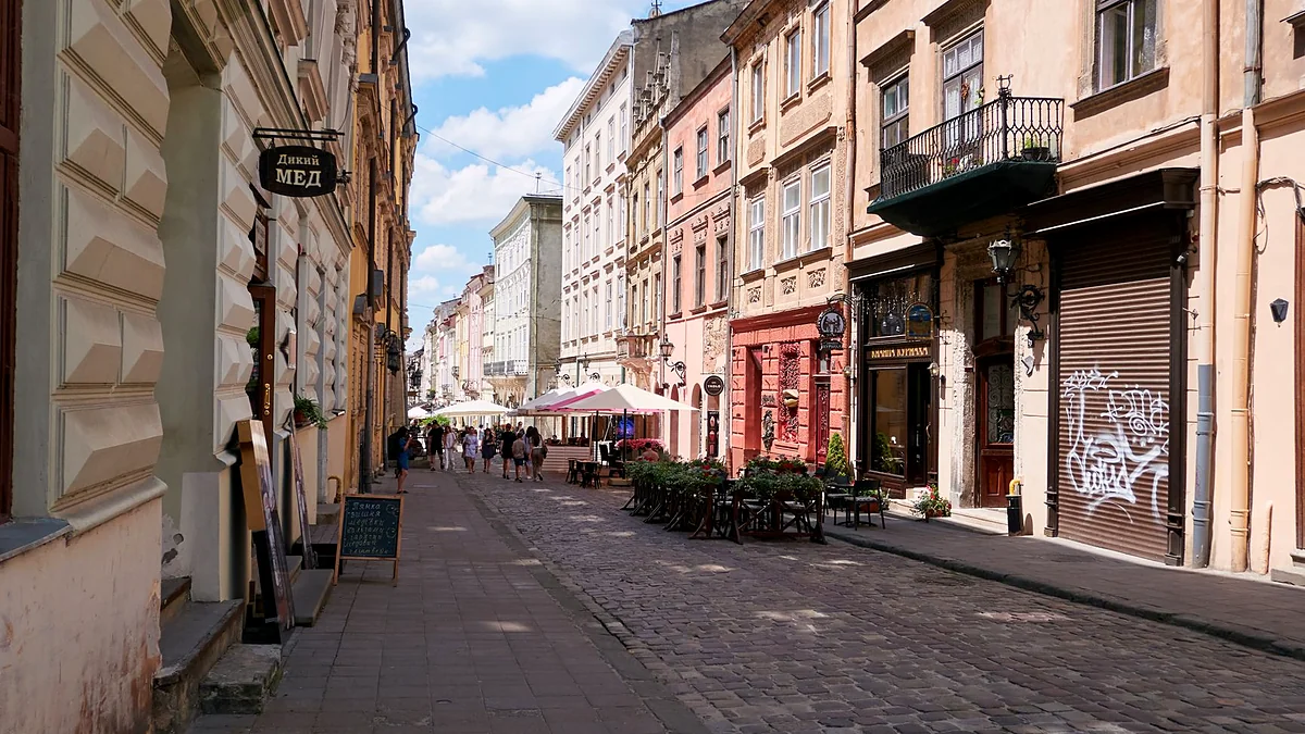 Lviv's Hidden Galleries and Private Clubs: Quiet Rooms