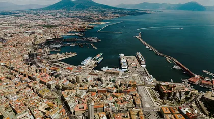 Naples in Deep Winter: Hidden Galleries and Private Clubs