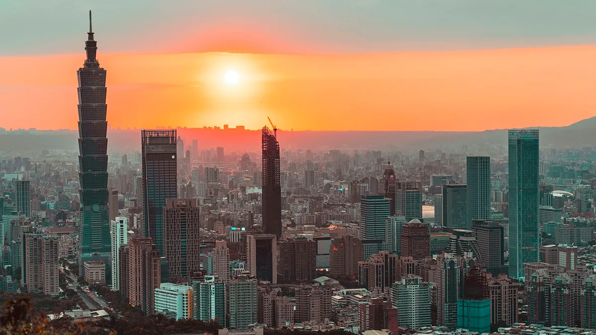 Hidden Galleries &amp; Private Clubs Near Taipei's Night Markets