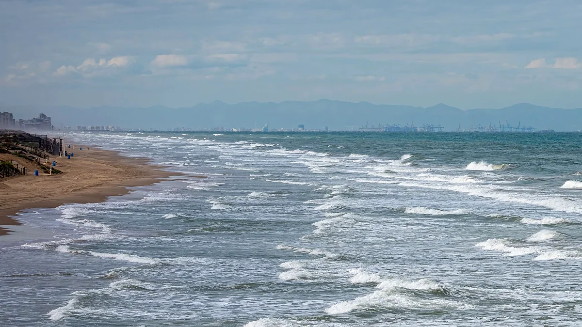 Valencia on a Budget: Futurism, Paella and Cheap Luxury