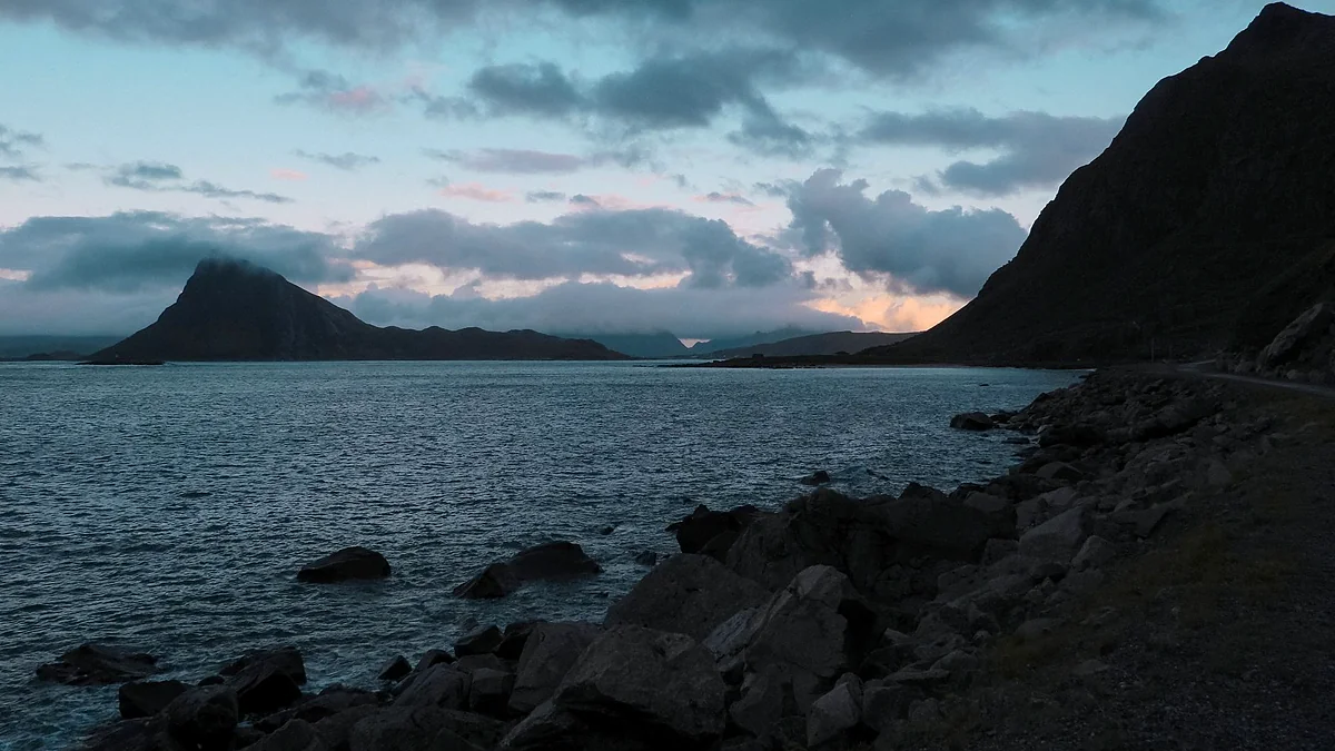 Lofoten on a Budget: Rorbuer, Fjord Light, Real Prices